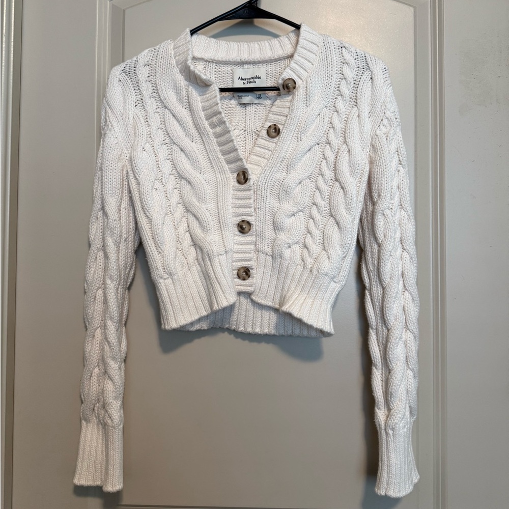 Abercrombie & Fitch Cable Knit Cropped Cardigan